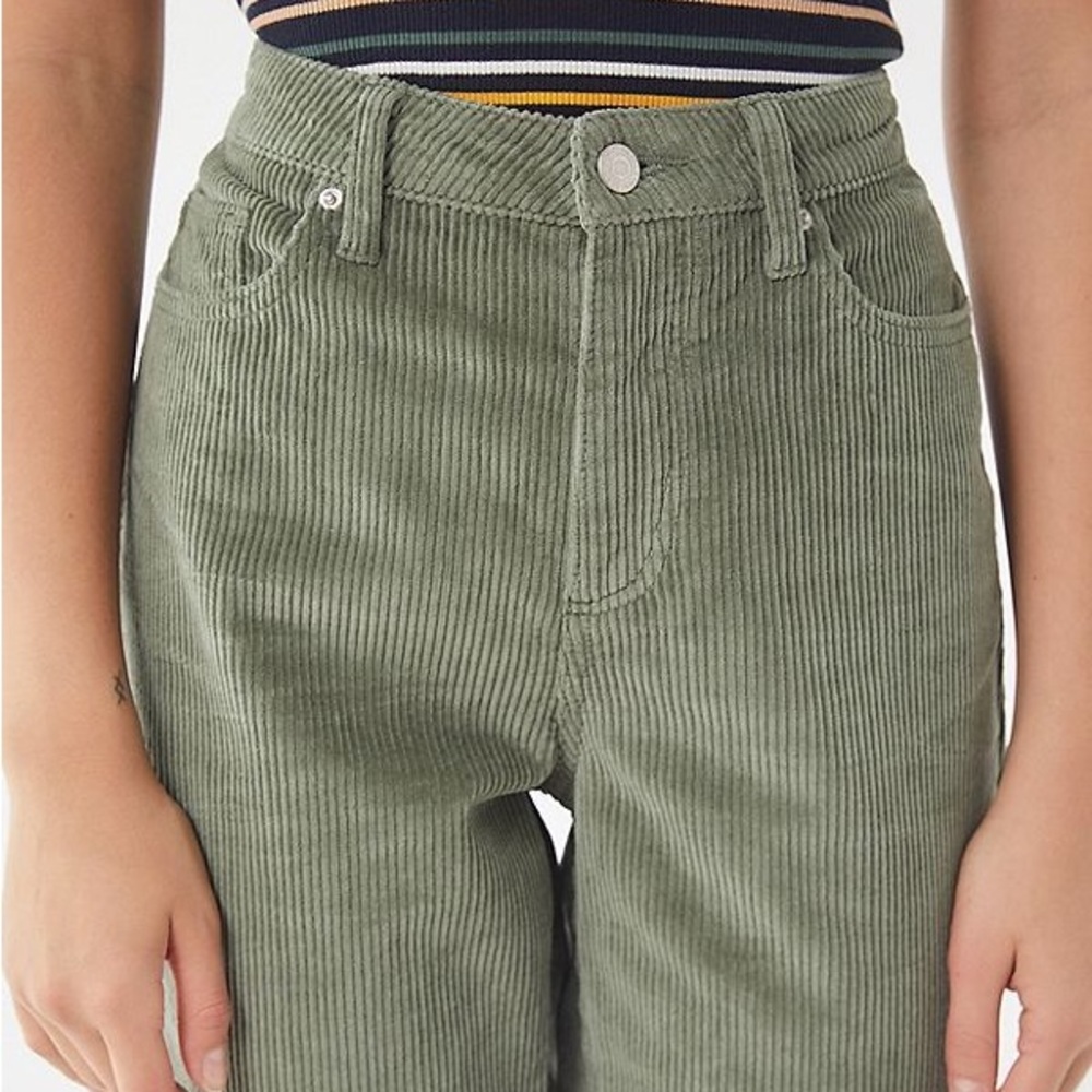BDG Green Corduroy Mom Jeans RARE size 25